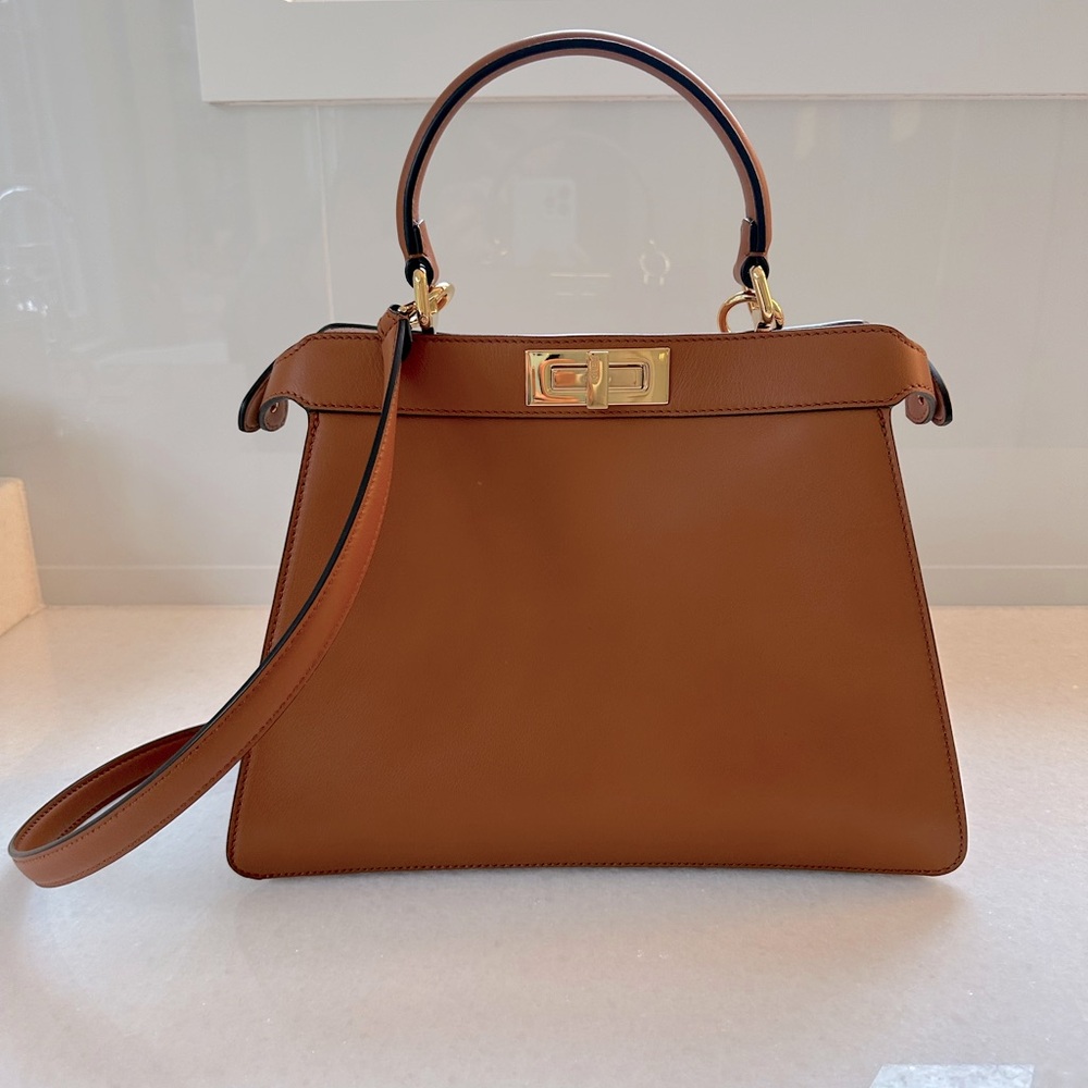 Fendi Peekaboo ISeeU Bag
Leather Medium / Brown